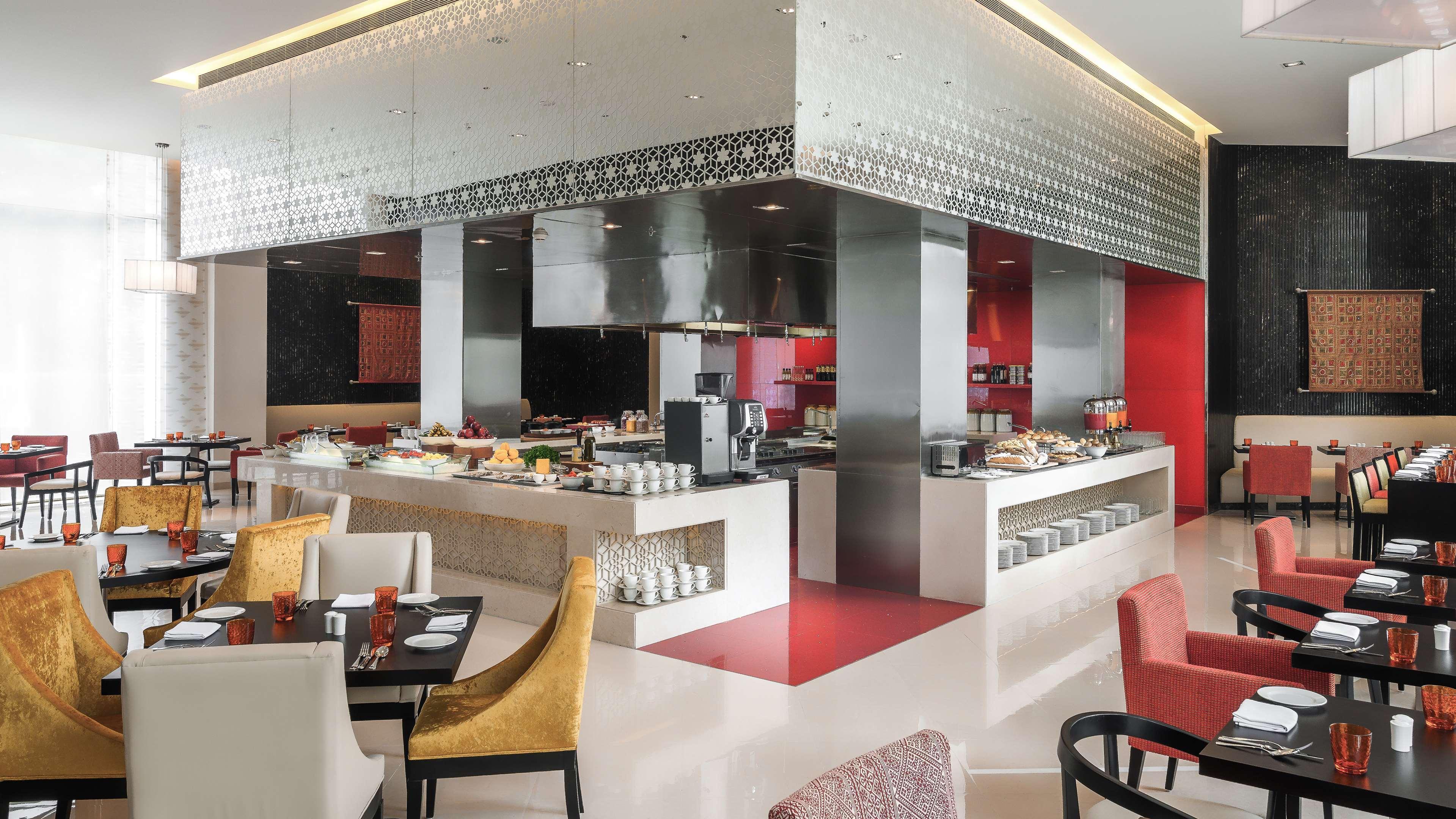 Hyatt Place Gurgaon Udyog Vihar Ngoại thất bức ảnh The restaurant
