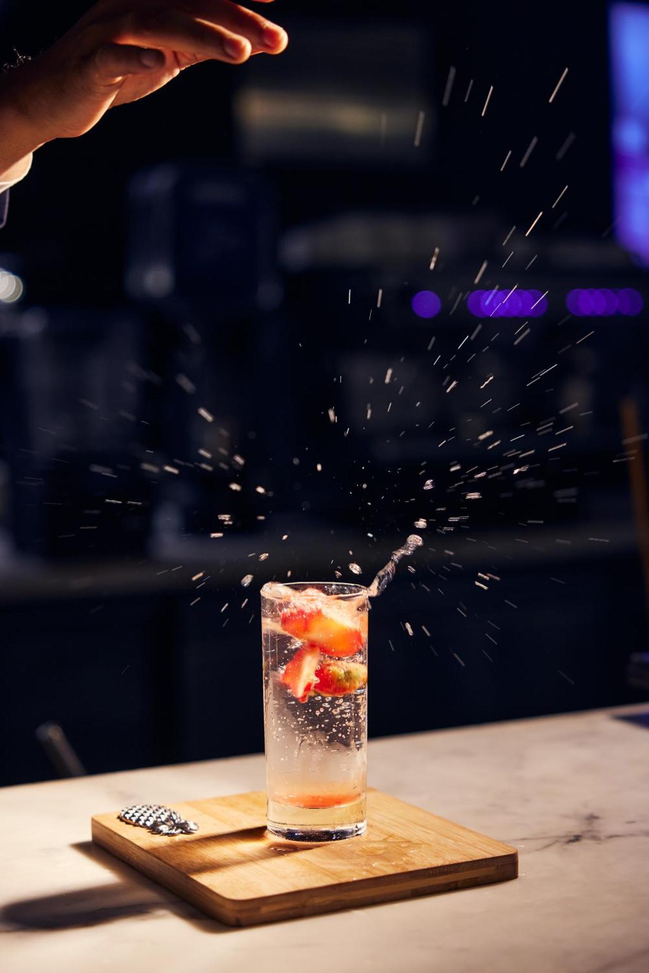 Hyatt Place Gurgaon Udyog Vihar Ngoại thất bức ảnh A cocktail being prepared
