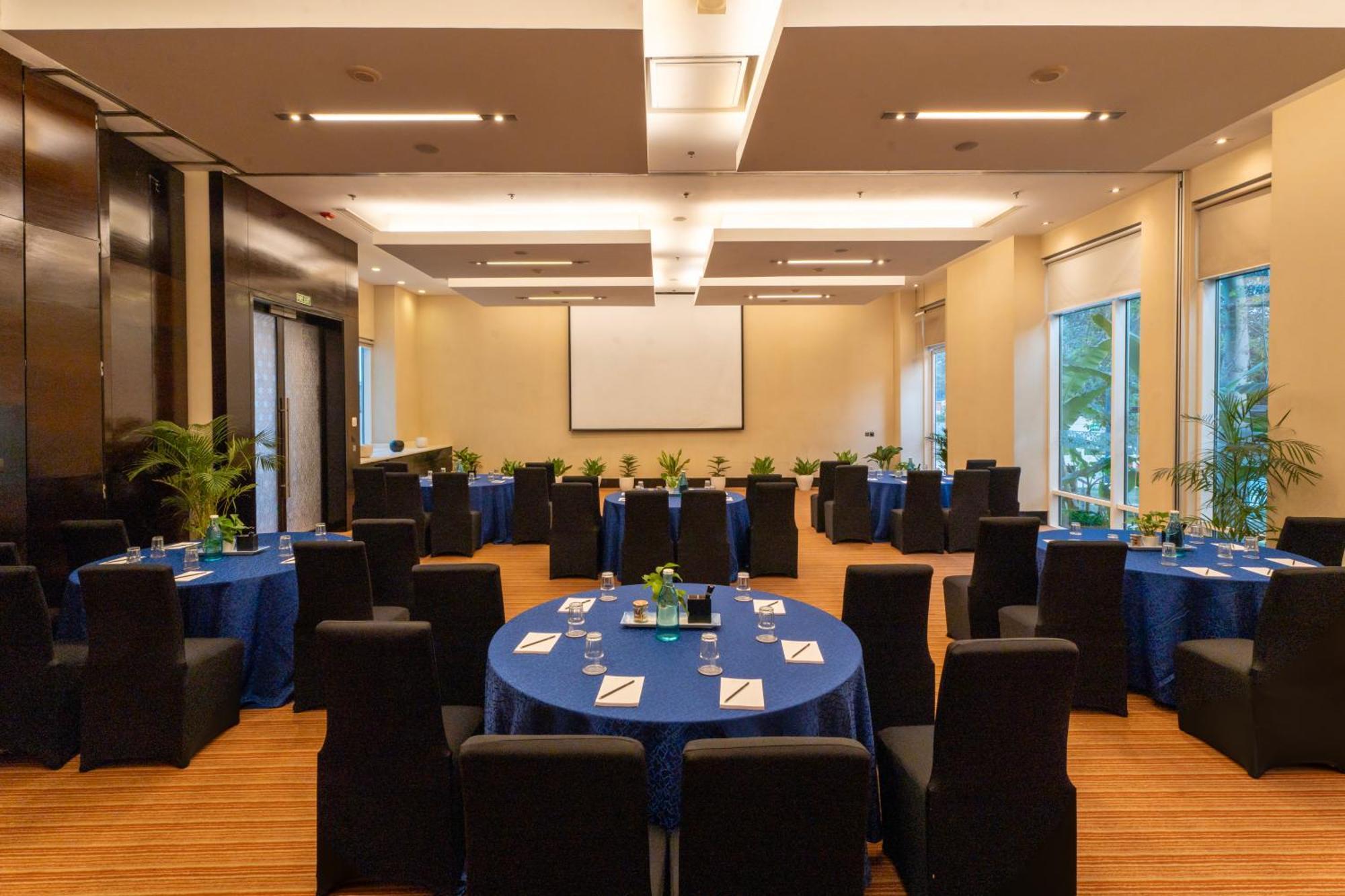 Hyatt Place Gurgaon Udyog Vihar Ngoại thất bức ảnh Meeting room