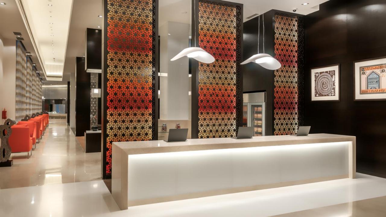 Hyatt Place Gurgaon Udyog Vihar Ngoại thất bức ảnh The lobby of the hotel
